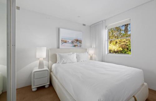 Mosman Apartamento | Bright Mosman Apartment with Onsite Parking