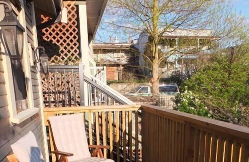 Grandview-Woodland Apartamento | Brillante, Nuevo, 1D Carácter Apt, a pasos de la cadera, en vivo, Ecléctica, Commercial Drive