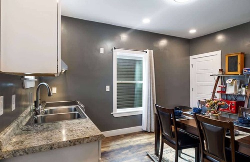 New Albany Casa | Bright New Albany Home 12 Mi to Churchill Downs!