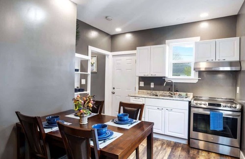 New Albany Casa | Bright New Albany Home 12 Mi to Churchill Downs!