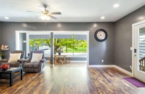 New Albany Casa | Bright New Albany Home 12 Mi to Churchill Downs