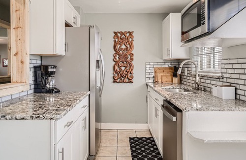 Arvada Plaza Area Casa | Bright, Newly Remodeled, 4 Bed/2 Bath Arvada Home