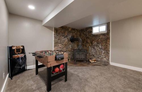 South Westminster Casa | Bright Newly Updated 4BD Denver Retreat W Games
