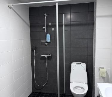 Lantinen District Apartamento | Bright Nordic-Style 2BR