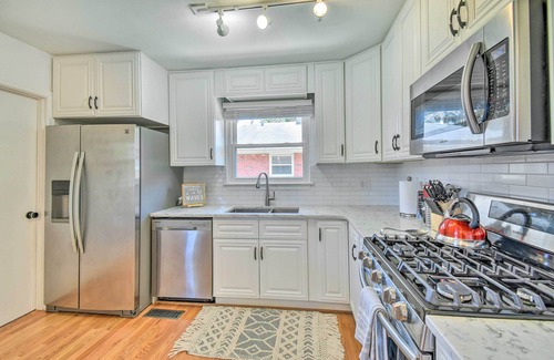 Bayview Casa | Bright Norfolk Home < Half Mi Stroll to Beach