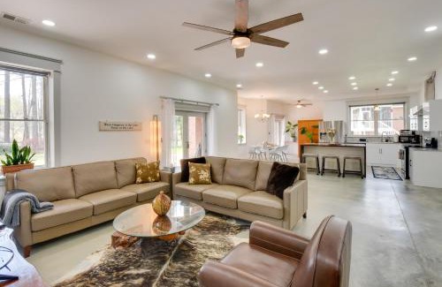 Anderson Casa | Bright Oasis on Lake Hartwell with Boat Dock!