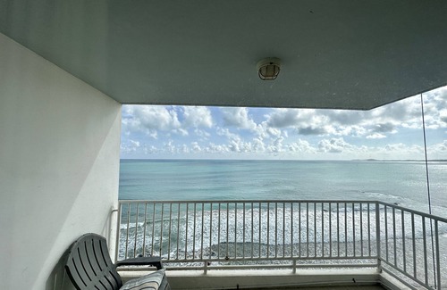 La Pared Apartamento | Bright Ocean View Turtle Nest Apartment