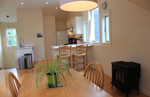 Rockport Apartamento | Brillante, abierto, moderno confort en Rockport Pueblo
