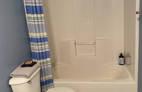 Sharpsburg Casa | Bright, Open, Stylish Space, Near Trilith Studios