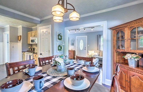 Parma Casa | Bright Parma Home w/ Outdoor Space < 10 Mi to Dtwn