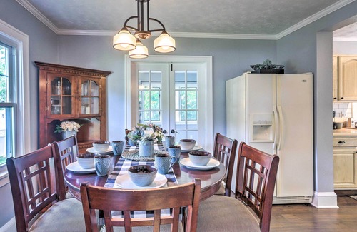 Parma Casa | Bright Parma Home w/ Outdoor Space < 10 Mi to Dtwn