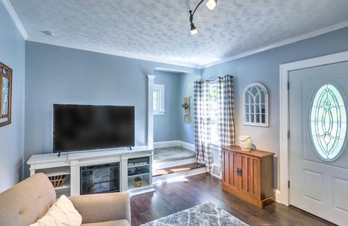 Parma Casa | Bright Parma Home with Outdoor Space Less Than 10 Mi to Dtwn