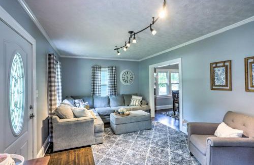 Parma Casa | Bright Parma Home with Outdoor Space Less Than 10 Mi to Dtwn