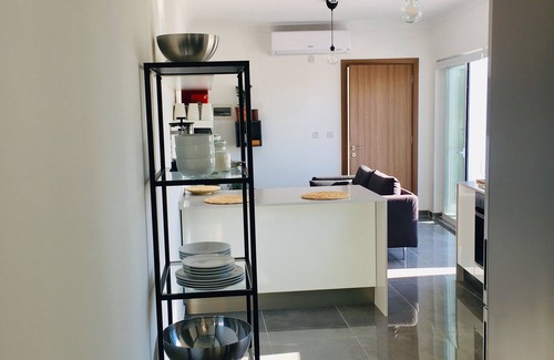 Birzebbuga Apartamento | Ático luminoso, ubicación encantadora, vistas en la azotea