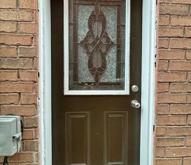 Brampton Casa | Bright Queen Room close to Sheridan College and Airport