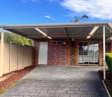 Knoxfield Villa | Bright & Quiet 1BR with Courtyard