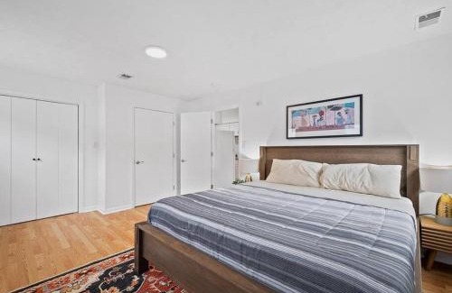Pittsburgh Apartamento | Bright, Quiet and Modern 1Bdr Apartment in Millvale, Lawrenceville