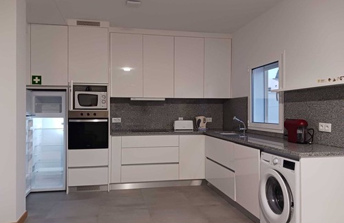 Montes de Alvor Apartamento | Bright, quiet apartment. Close to town center and beaches.