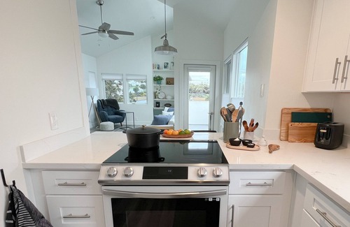 Baywood Park Casa | Bright, quiet home for long term rentals near nature trails and the beach