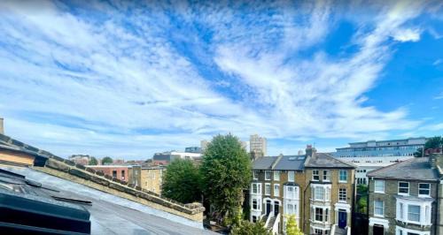 Larkhall Casa | Bright Quiet Loft Room Ensuite Serene Clapham Area