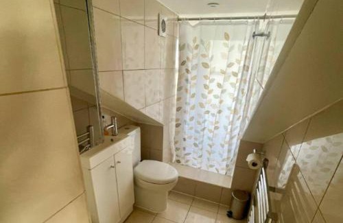 Larkhall Casa | Bright Quiet Loft Room Ensuite Serene Clapham Area