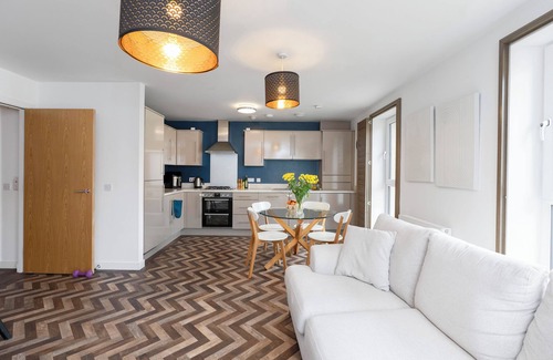 Gifford Apartamento | Bright remote work haven | Close to Arthur's Seat & Holyrood Palace | 2 bedrooms