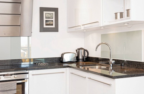 Glyndon Apartamento | Bright Riverfront 2BR W/parking, 10min Woolwich St