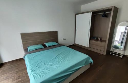 Long Hung Casa | Bright Room in Quiet Area