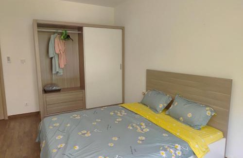Long Hung Casa | Bright Room in Quiet Area