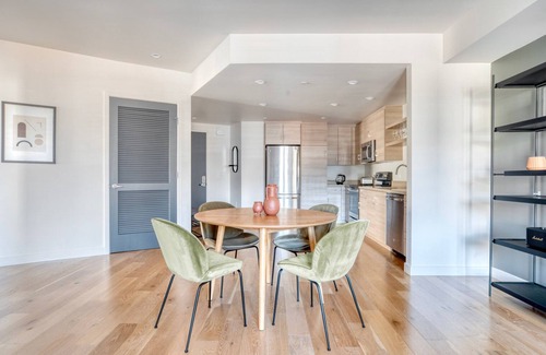 Hillsdale Apartamento | Bright San Mateo 2BR w/ Gym, Pool & W/D, nr Town Sq mall, by Blueground