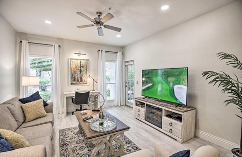 North Scottsdale Apartamento | Bright Scottsdale Condo with Patio 8 Mi to Old Town