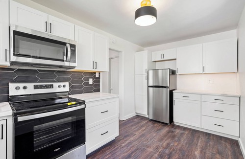 Sewickley Casa | Bright Sewickley Village House, 2BR + Office/Futon, Walk to Shops