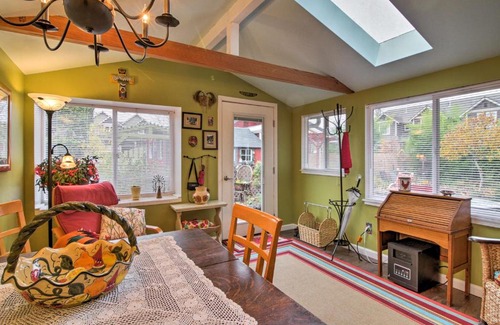 Snohomish Apartamento | Bright Snohomish Studio Steps to Centennial Trail!