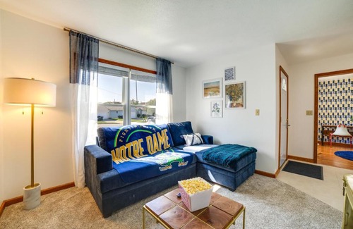 South Bend Casa | Bright South Bend Home about 4 Mi to Notre Dame!
