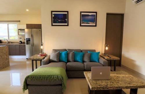 Las Jarretaderas Condominio | Bright & Spacious 2bd-2ba Condo + Pool + Jacuzzi + Gym