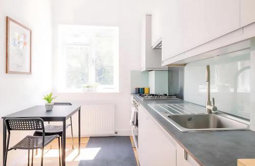 Mildmay Apartamento | Bright, Spacious 2-bed, 5 mins from Tube, Sleeps 4 Pass the Keys