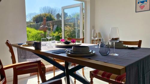 Waterford Casa | Bright & Spacious 2-Bed Townhouse