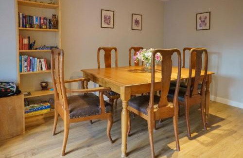 Bonnington Apartamento | Bright Spacious 2 Bedroom Apartment in Stockbridge