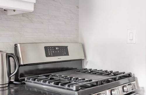 Humewood-Cedarvale Apartamento | Bright & Spacious 2BR Apartment near Casa Loma