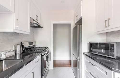 Humewood-Cedarvale Apartamento | Bright & Spacious 2BR Apartment near Casa Loma