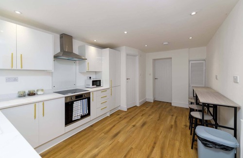 Abercwmboi Casa | Lovely 3 Bedroom House Minutes from Bike Park