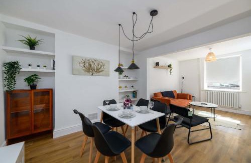 Abercwmboi Casa | Bright & Spacious 3 Bed Home Minutes frm Bike Park