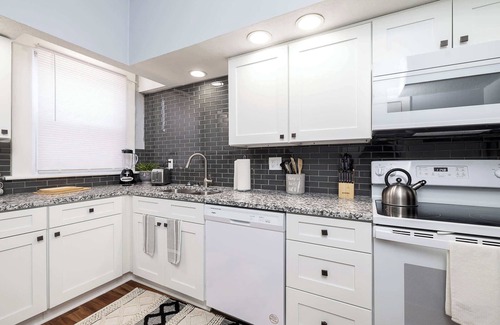 Old North Columbus Casa | Bright Spacious 5BR Perfect for Groups or Family
