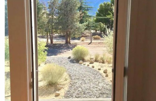 Lone Pine Casa | Bright, Spacious and sparkling clean 3 bed 2 bath