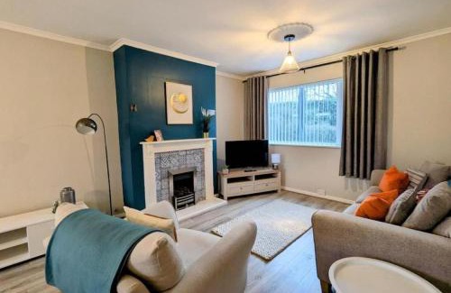 Balderton Casa | Bright & Spacious Home, 4 Bedrooms & Garden