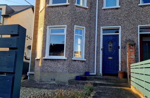 Bangor Casa | Bright spacious home- 5 mins from the beach!
