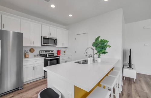 South Mountain Apartamento | Bright & Spacious Home Sleeps 10