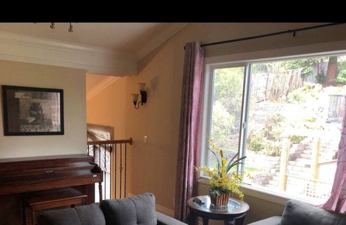 San Pablo Casa | Bright Spacious Home with Huge Backyard ParK
