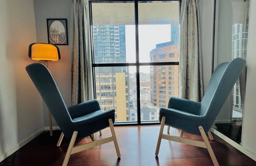 Carlton South Apartamento | Bright Spacious Loft with Free Parking and Work Space