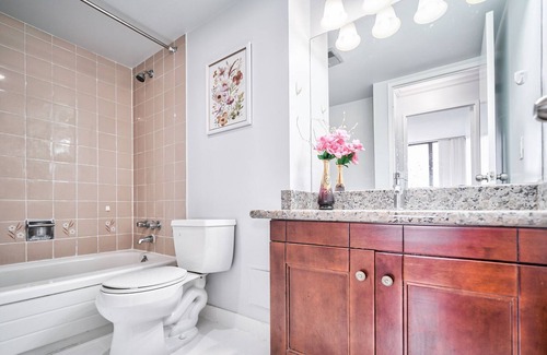 Steeles Condominio | Bright specious 3 bedrooms condo close to amenities